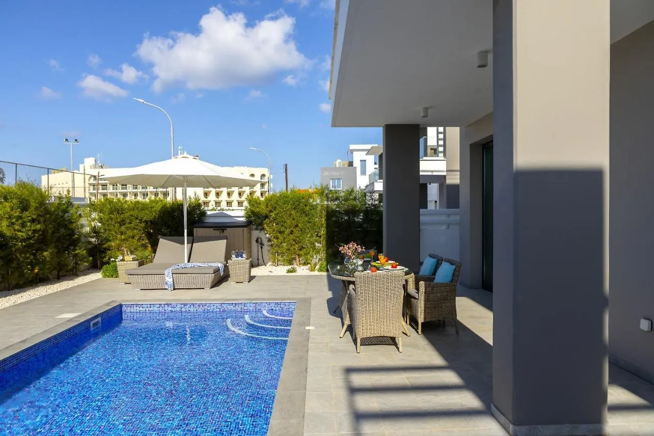 Pernera Beach Villa location