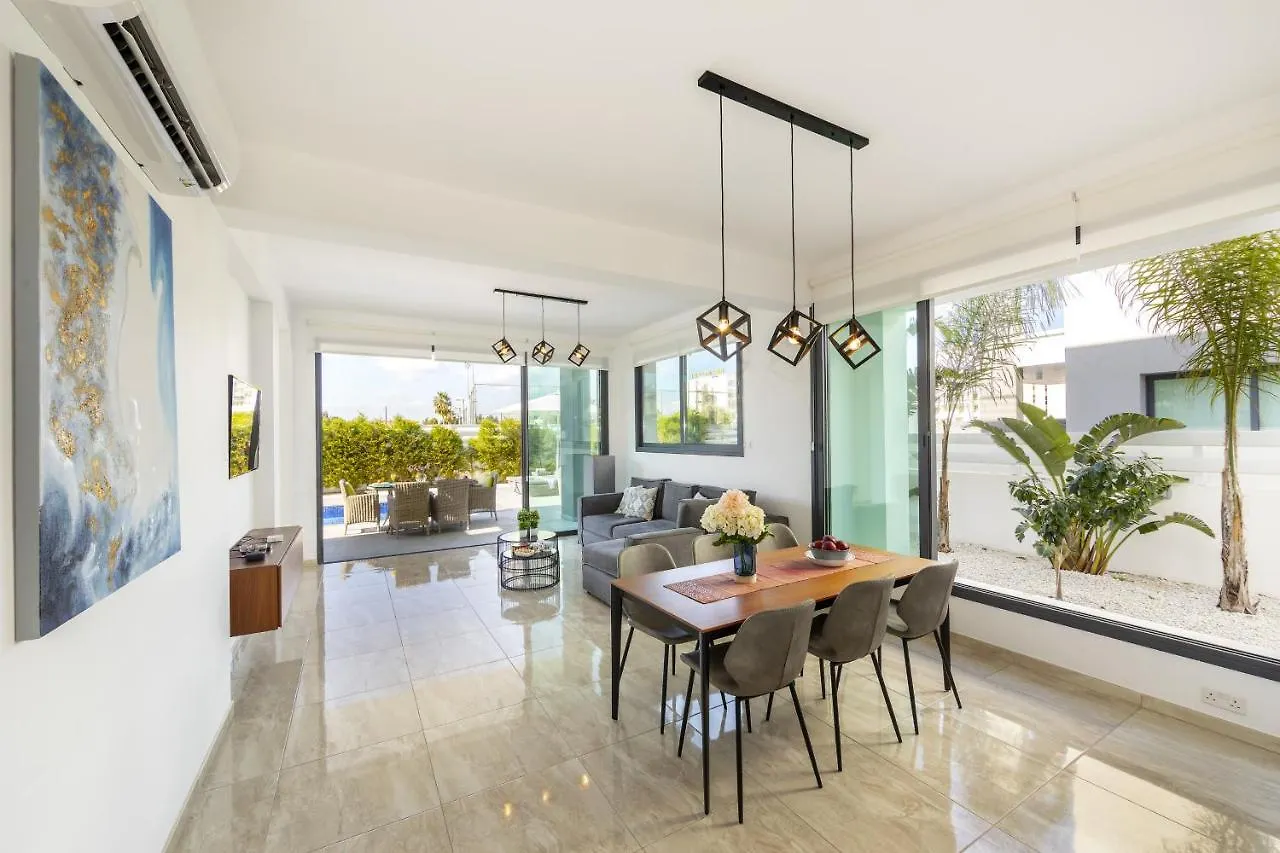 Pernera Beach Villa Protaras
