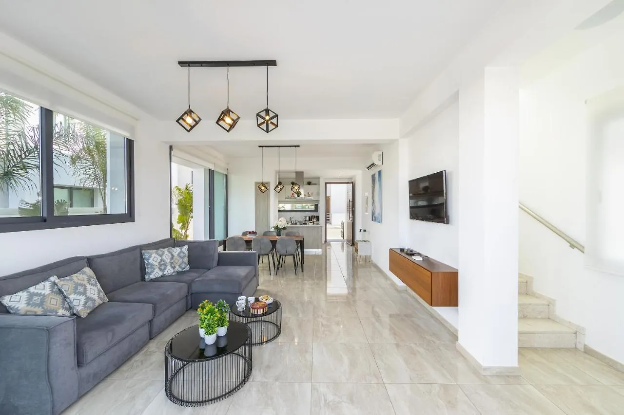 Pernera Beach Villa Protaras