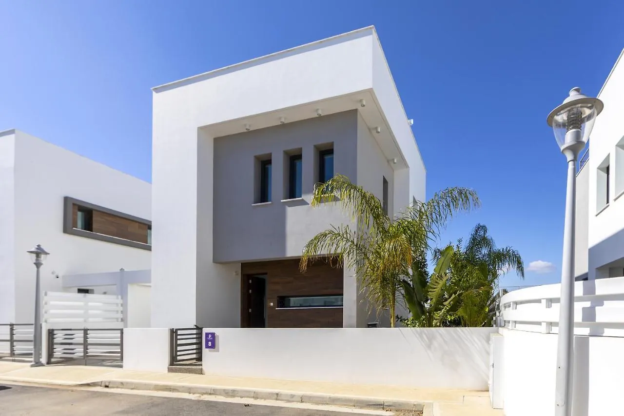 Pernera Beach Villa Protaras