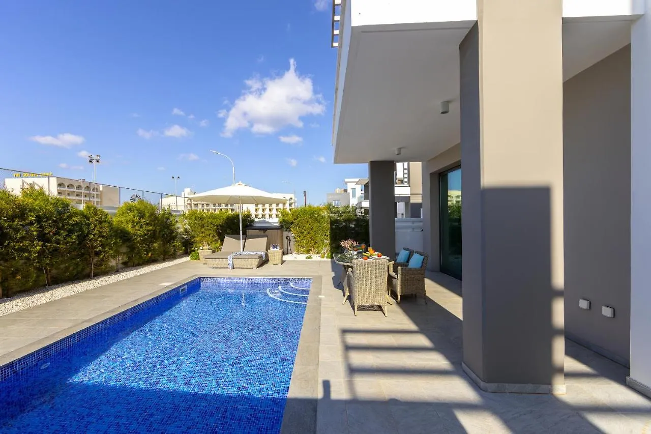 Pernera Beach Villa Protaras