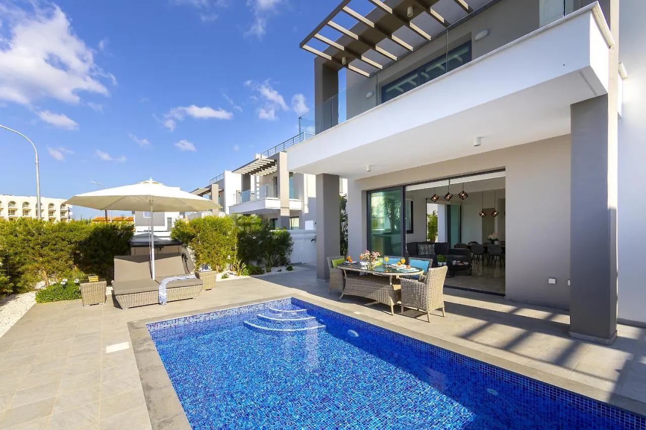Pernera Beach Villa Protaras