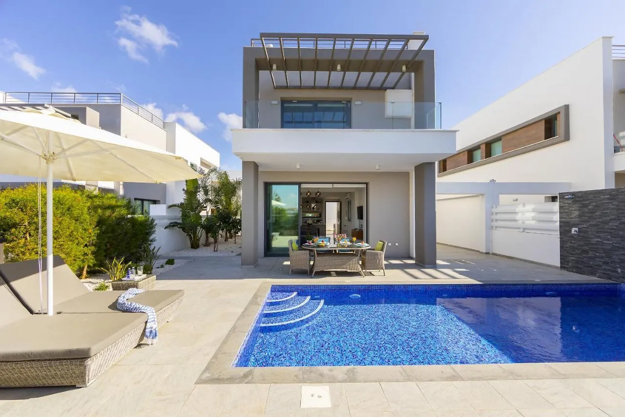 Pernera Beach Villa Protaras